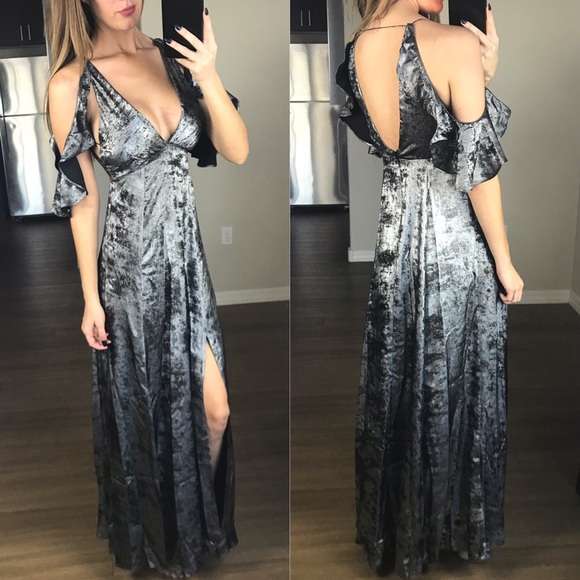 Topshop Dresses & Skirts - New TopShop Black Silver Metallic Ruffle Maxi Gown